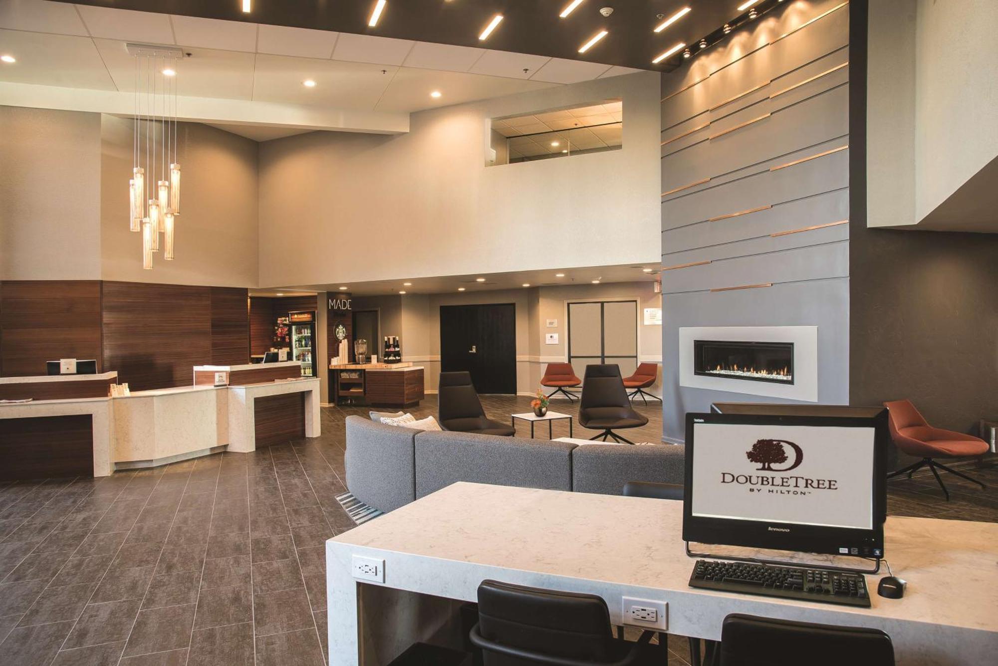 Hotel Doubletree By Hilton Racine Harbourwalk Exterior foto